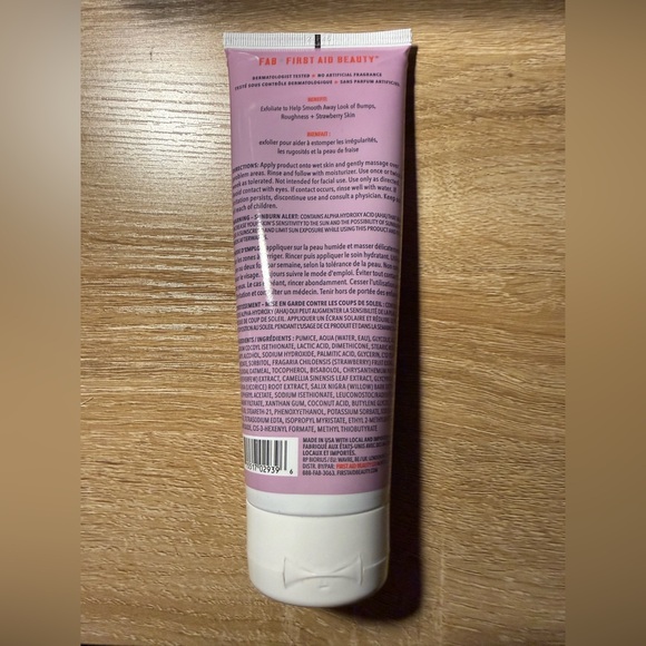 First Aid Beauty KP Bump Eraser Body Scrub Strawberry - Picture 2 of 2